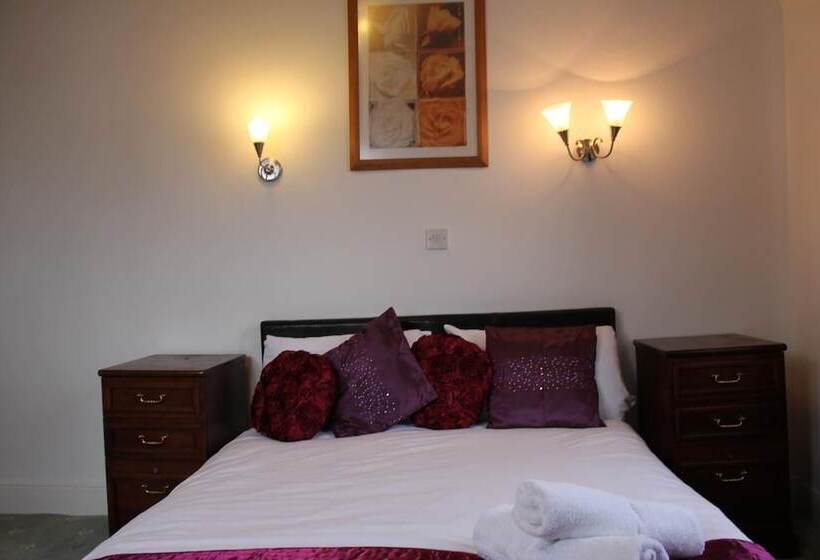 اتاق استاندارد یک نفره, The George Hotel Stansted Airport