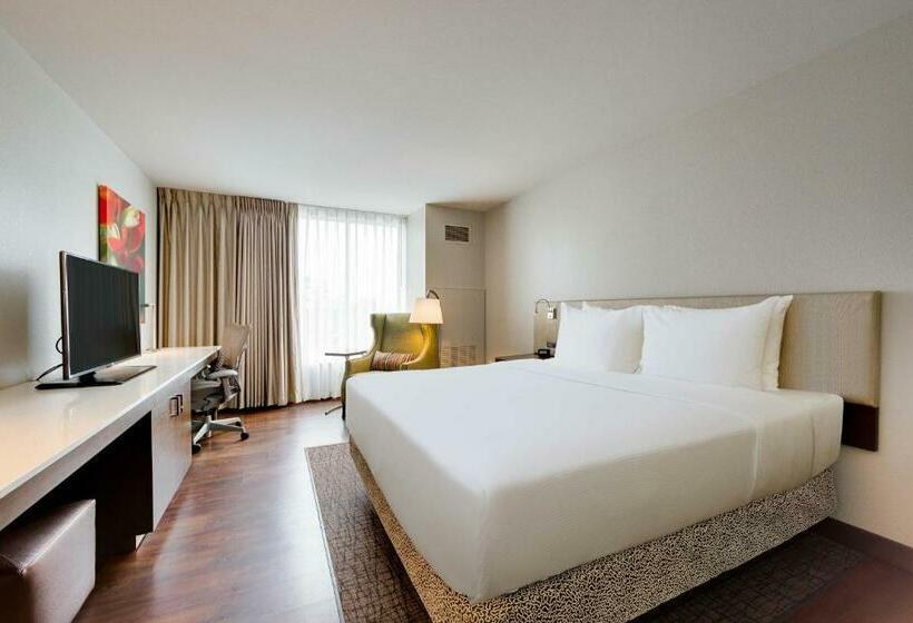 Номер Стандарт Кровать Кинг Адаптированный для Инвалидов, Hilton Garden Inn North Houston Spring