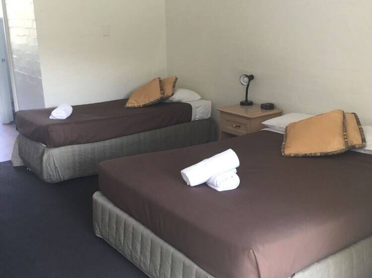اتاق اجرایی, Bathurst Studio Apartments