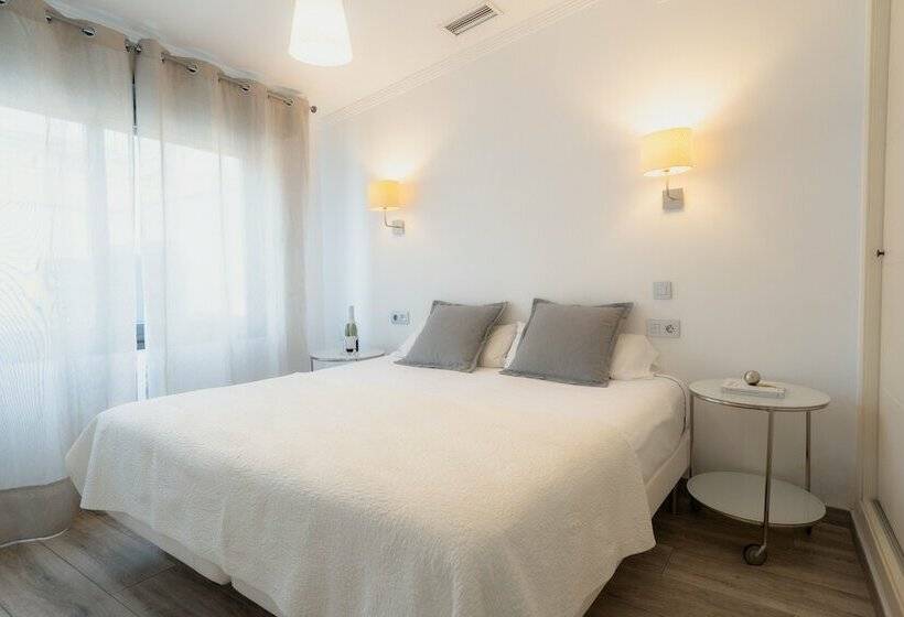 1 Bedroom Penthouse Apartment, Azz Sevilla Torre de La Plata Apartamentos