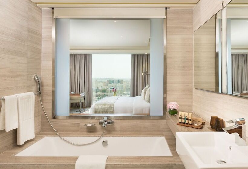 اتاق کلاب, Grand Millennium Muscat