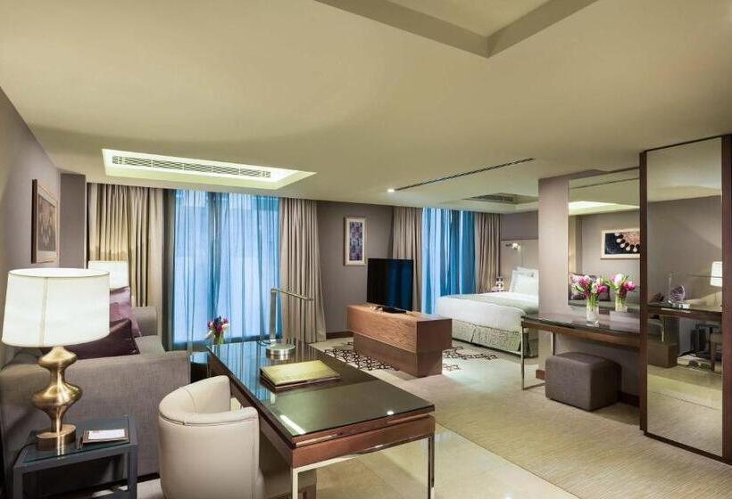 استودیوی لوکس, Grand Millennium Muscat