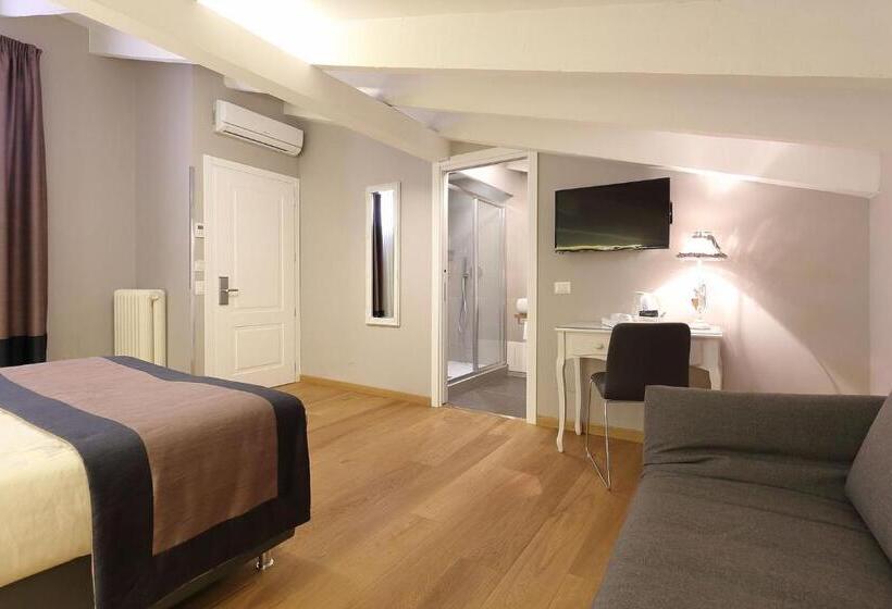 اتاق پنت هاوس, Antico Centro Suite