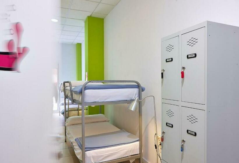 Кровать в Общей Комнате, Pil Pil Hostel Bilbao