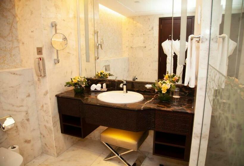 Семейный Номер, Bab Al Qasr