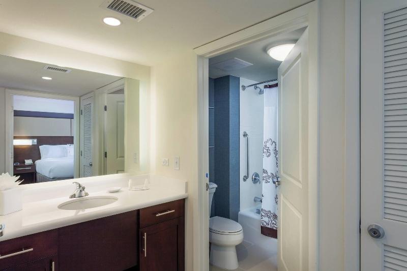 מיטת קינג בסוויטה, Residence Inn By Marriott Austin Lake Austin/river Place