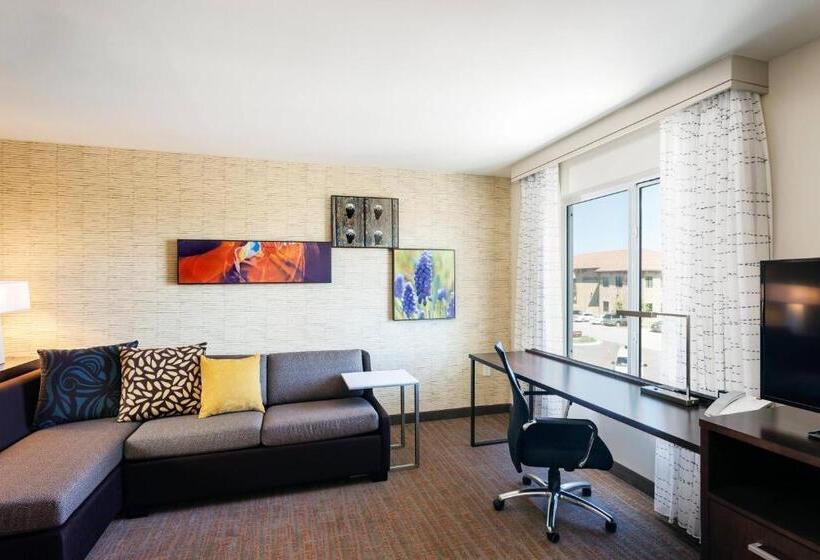 מיטת קינג בסוויטה, Residence Inn By Marriott Austin Lake Austin/river Place