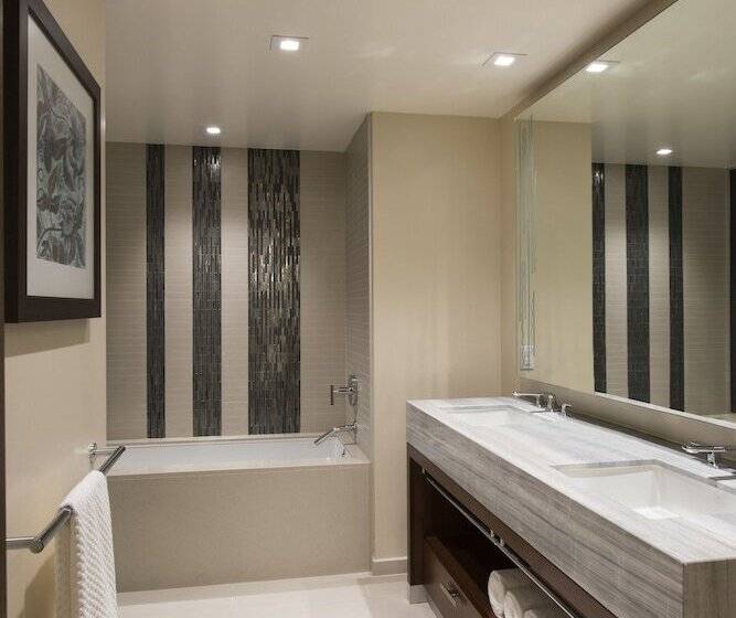 장애인을 위한 스위트, Hilton Grand Vac Club The Grand Islander Waikiki Honolulu