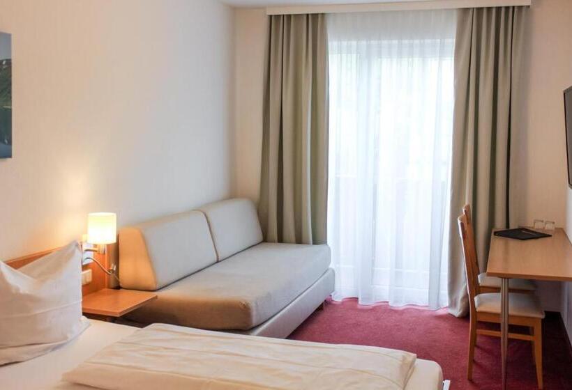 Номер Стандарт с Балконом, Familienhotel Botenwirt