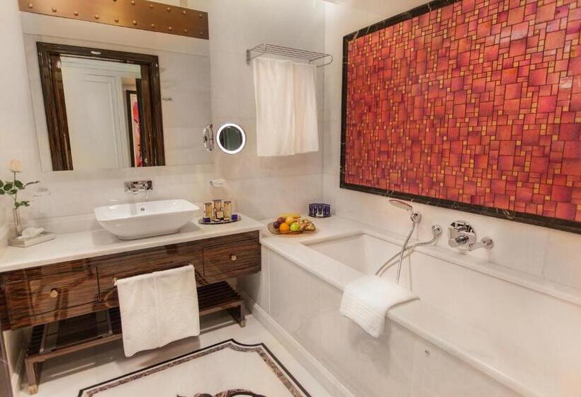 اتاق استاندارد با چشم‌انداز دریا, Merit Royal Premium Hotel Casino & Spa