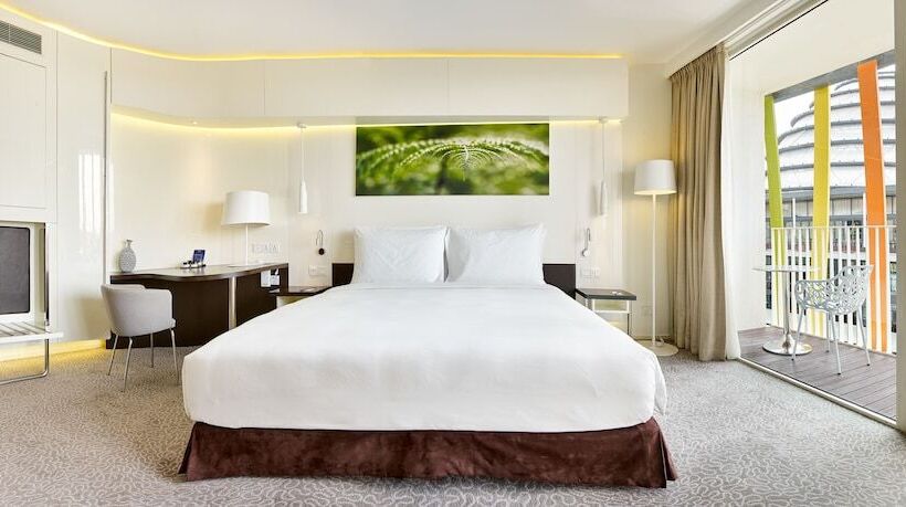 اتاق سوپریور با چشم‌انداز, Radisson Blu Hotel & Convention Centre Kigali