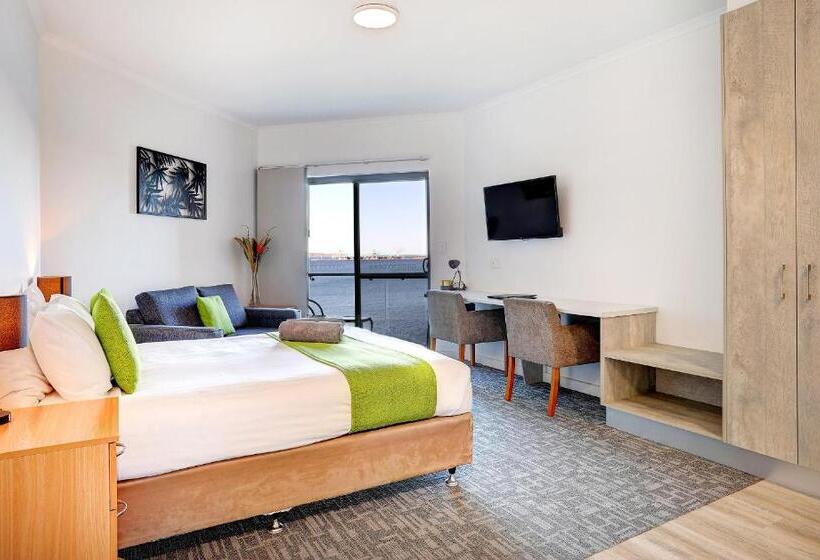 家庭公寓, Limani Motel