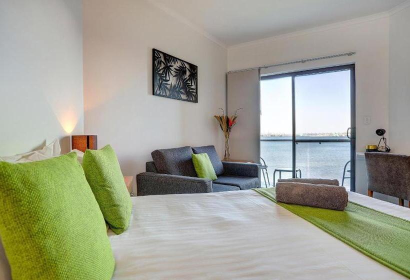家庭公寓, Limani Motel