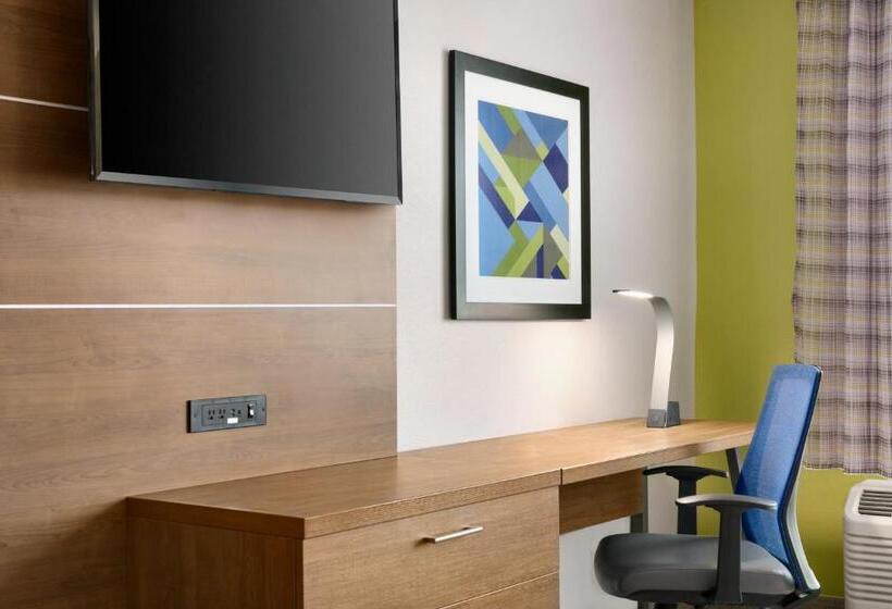 Номер Стандарт, Holiday Inn Express & Suites Salisbury, An Ihg
