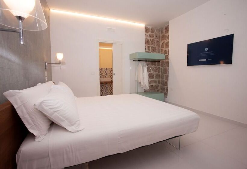 Полулюкс с Балконом, Aquamaris Design Suite & Spa