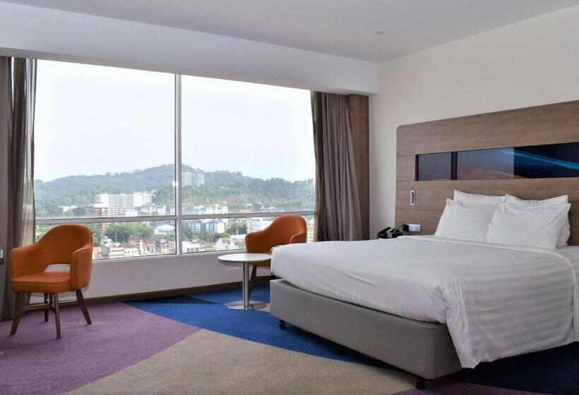 Номер Deluxe Кровать Кинг, Novotel Taiping Perak