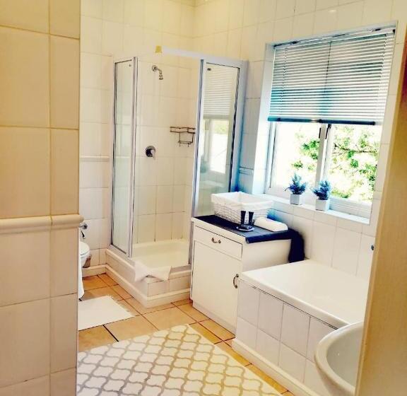 Семейный Номер, Oude Berg Guesthouse   10 Caledon Street