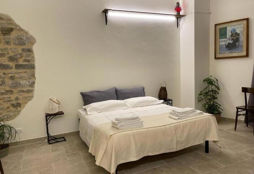 اتاق خانوادگی, Baroon   Bistrot & B&b