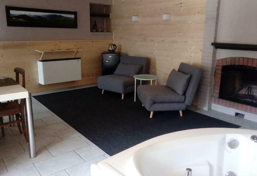 Стандартный Номер Кровать Кинг, Lagaressina Suite Anna   Jacuzzi & Spa