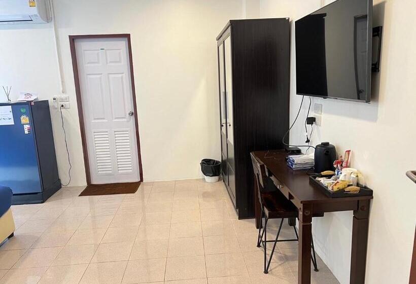 Номер Стандарт, Ab House