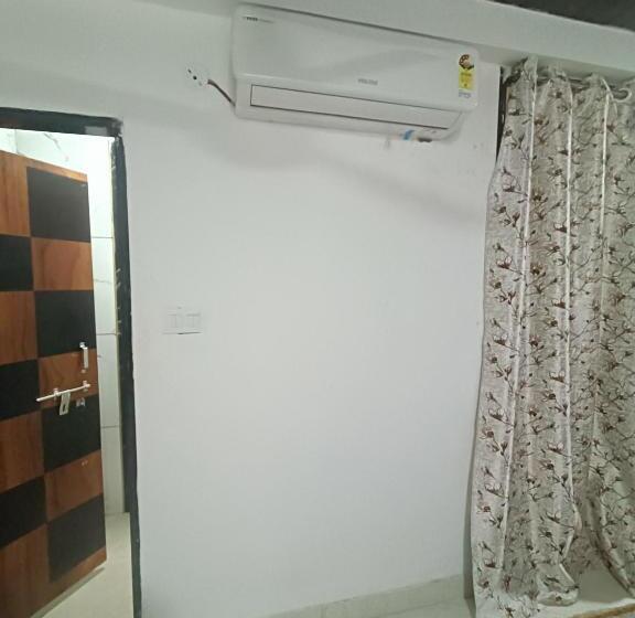 Standard Room with Balcony, Meera