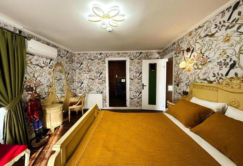 Полулюкс, Portofino Urla Boutique