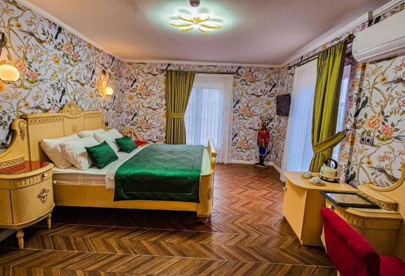 Полулюкс, Portofino Urla Boutique