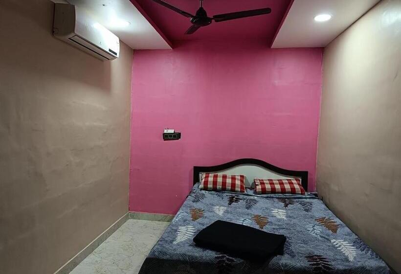 Номер Deluxe, Sawami Om Bhakat Niwas Resort, Akkalkot