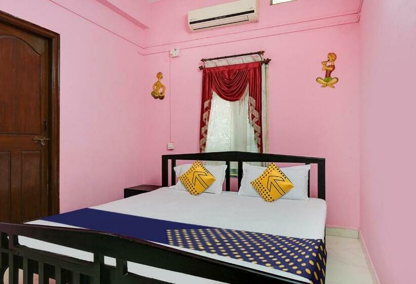 Трехместный Номер Классика, Spot On Shree Renuka Residency Lodge