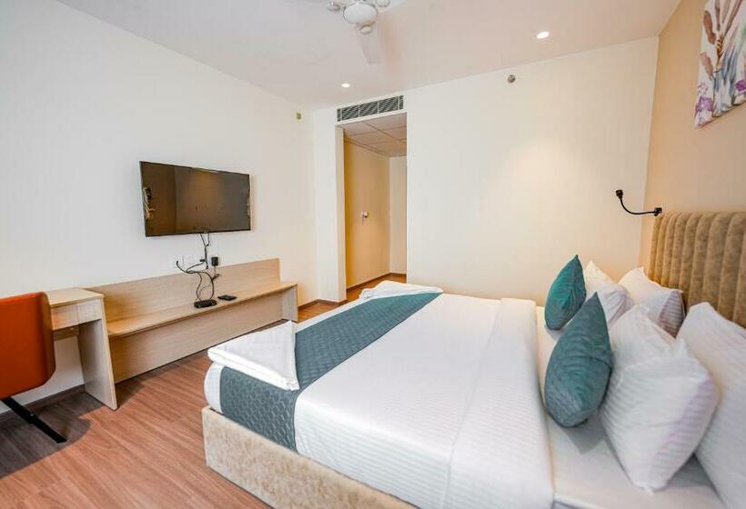 Номер Deluxe, Casa Hotel & Suites, Gachibowli, Hyderabad