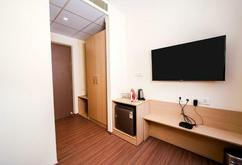 Номер Deluxe, Casa Hotel & Suites, Gachibowli, Hyderabad