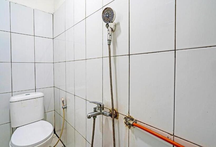 Номер Deluxe Кровать Кинг, Oyo 92726 Geulis Guest House