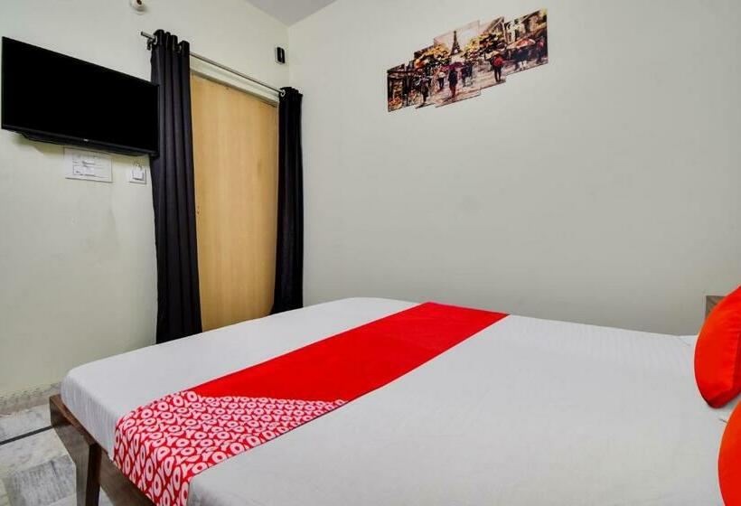 Трехместный Номер Классика, Oyo Flagship Hotel Azad Inn