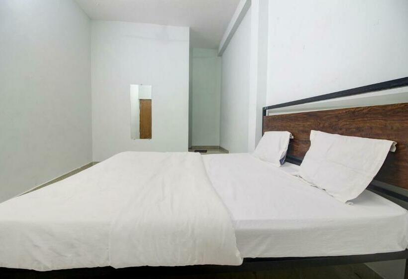 三人经典房间, Oyo Hotel Royal Inn