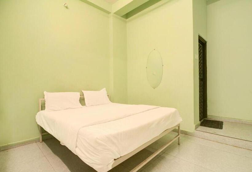 三人经典房间, Oyo Hotel Royal Inn