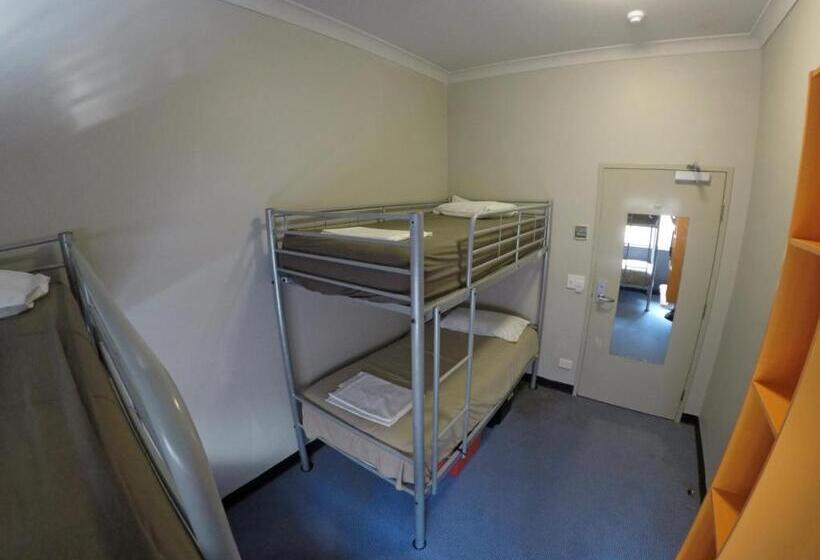 Кровать в Общей Комнате, Global Backpackers Port Douglas