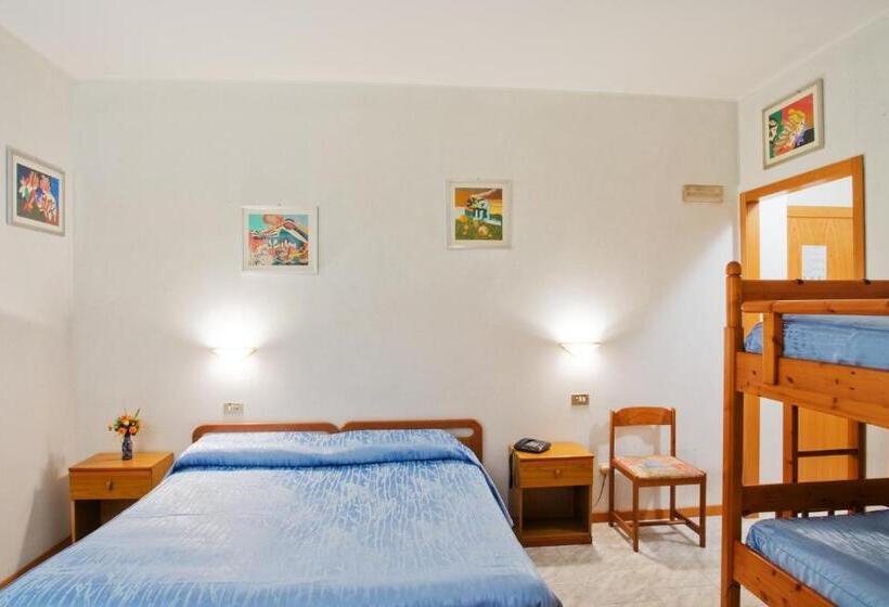 Четырехместный Номер Стандарт, Albergo Ristorante Grigna
