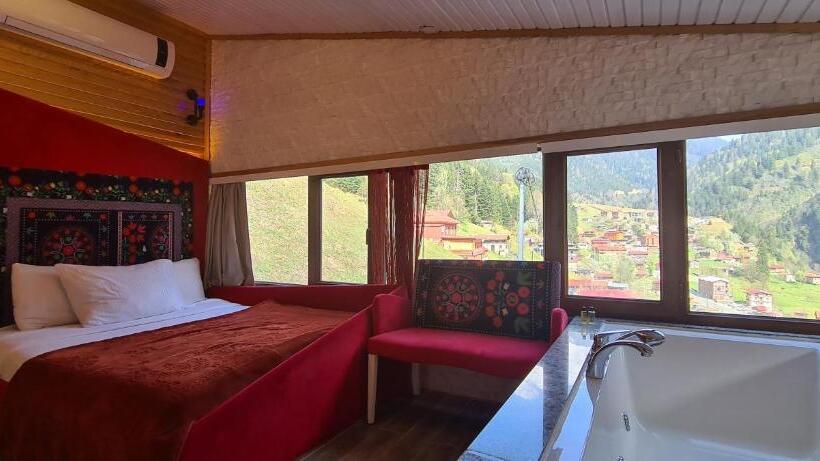 سوئیت با چشم‌انداز رودخانه, Ayder Doga Resort