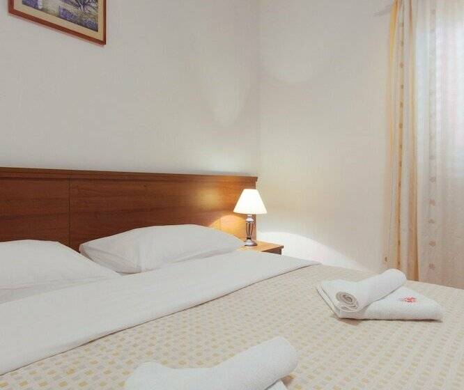 חדר סטנדרט נוף לים עם מרפסת, Plava Laguna