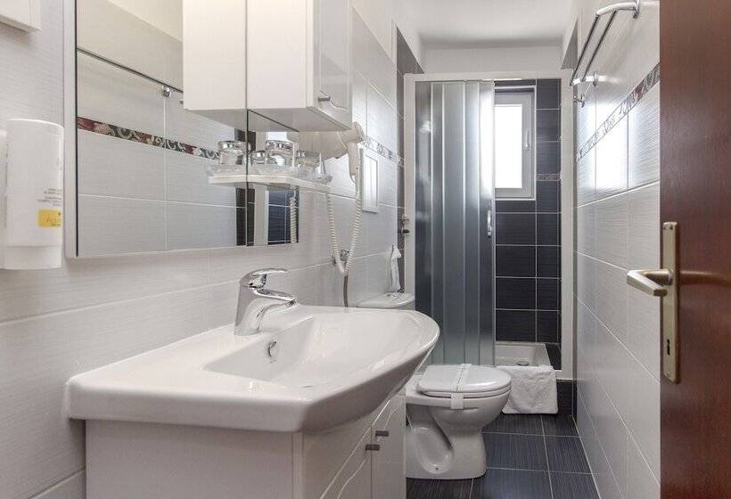 חדר סטנדרט נוף לים עם מרפסת, Plava Laguna