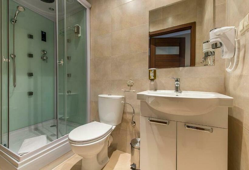 Трехместный Номер Классика, Riviera Resort Airport Modlin