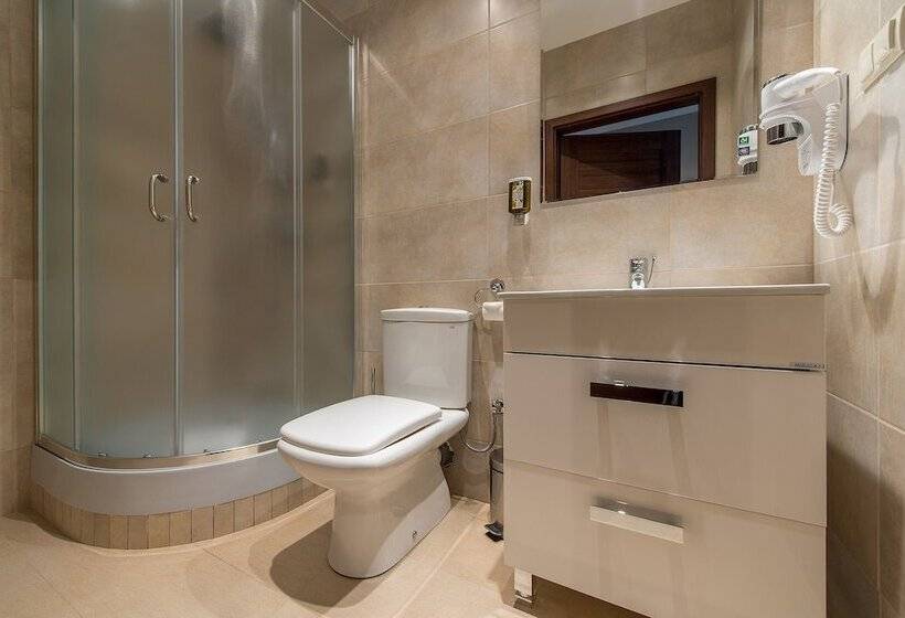 Номер Стандарт Трехместный, Riviera Resort Airport Modlin