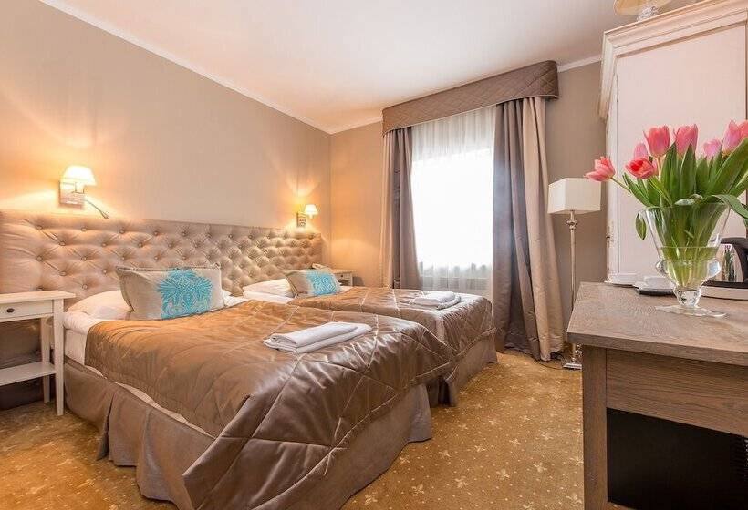 Номер Стандарт, Riviera Resort Airport Modlin