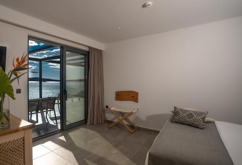Номер Deluxe Вид на Море с Балконом, Zoe Seaside Resort