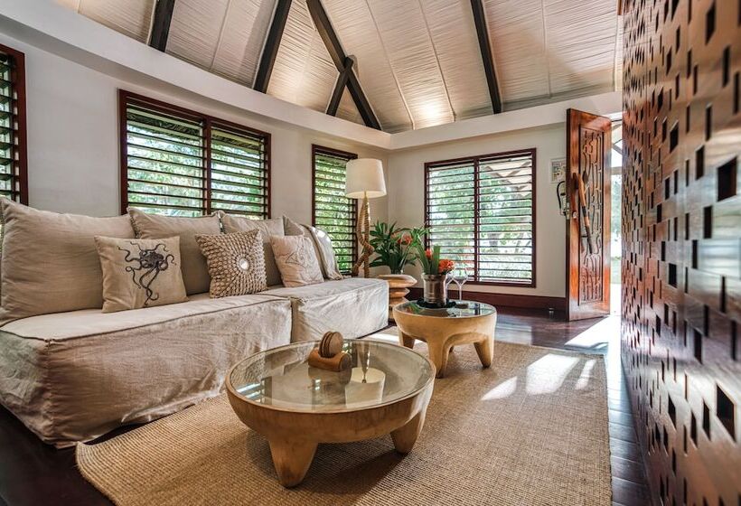 بانگلوی استاندارد با چشم‌انداز دریا, Matangi Private Island Resort