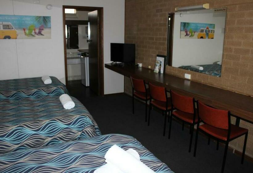 חדר משפחתי, Portland Retro Motel