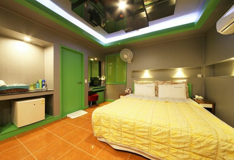 Номер Стандарт, Sense Motel