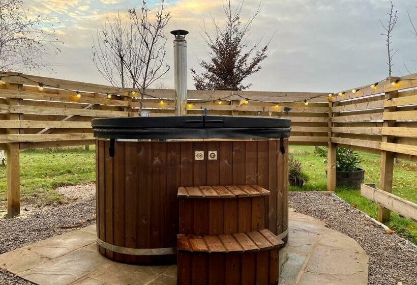 Номер Стандарт Вид на Сад, Skipbridge Farm Glamping