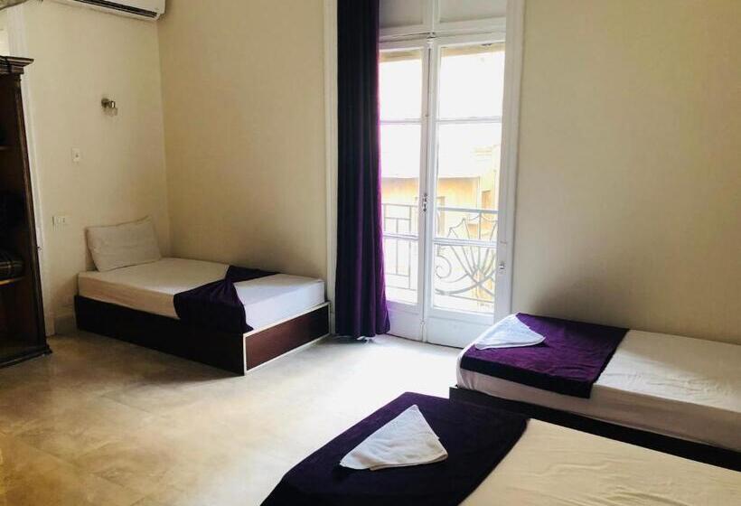 اتاق استاندارد سه نفره, Oh! Cairo Pharaoh Hostel