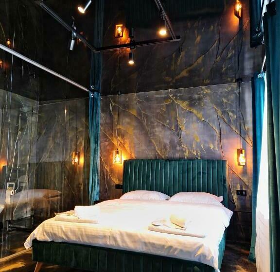 Номер Deluxe, Sianisia
